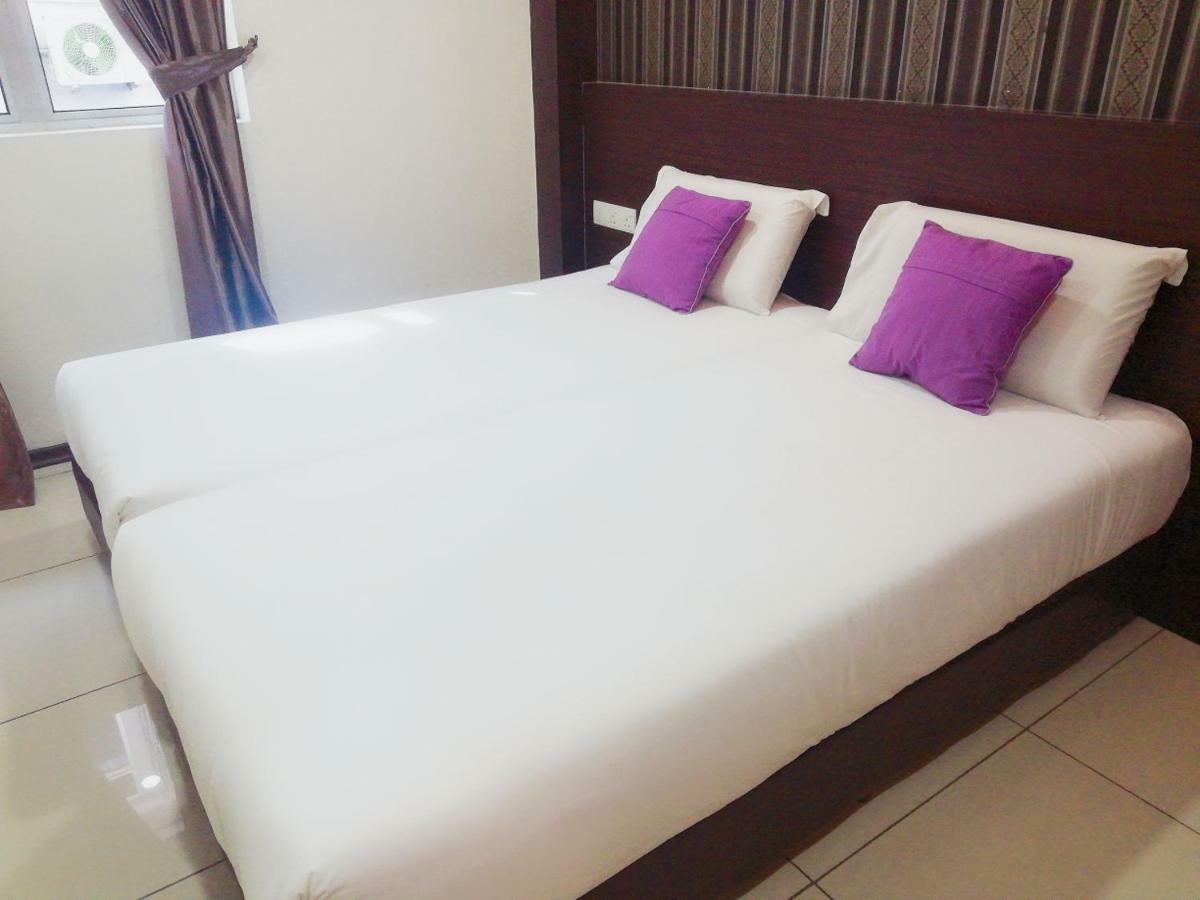 Remember Hotel Bukit Gambir Exterior foto